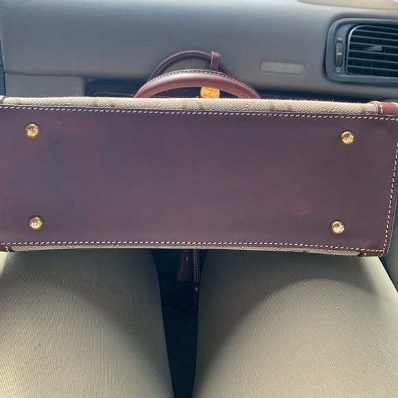 Dooney and Bourke purse - Picture 5 of 7